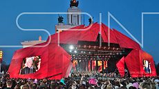 Концерт Дмитрия Хворостовского и академического ансамбля песни и пляски внутренних войск МВД России «Песни военных лет»