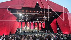 Концерт Дмитрия Хворостовского и академического ансамбля песни и пляски внутренних войск МВД России «Песни военных лет»