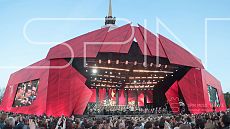 Концерт Дмитрия Хворостовского и академического ансамбля песни и пляски внутренних войск МВД России «Песни военных лет»