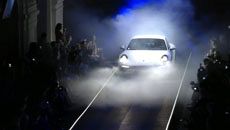 Презентация нового автомобиля Porsche 911 Carrera в ГУМе